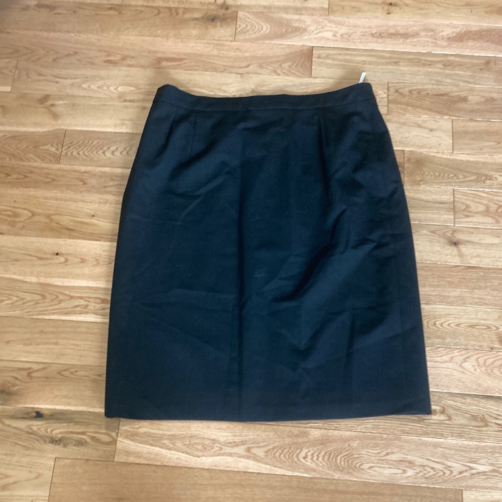 Hucke black skirt